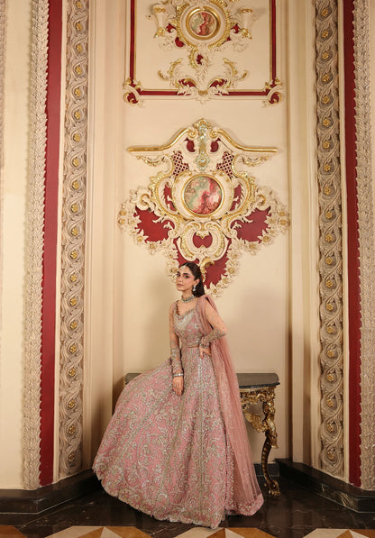 Beautifully crafted GLAMOROUS from STARDOM - FORMAL HANDWORK '25
